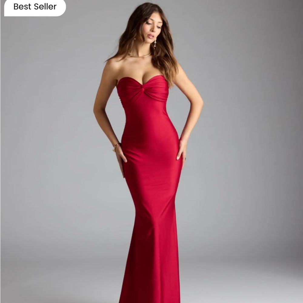 Windsor Red Sweetheart Strapless Prom Dress